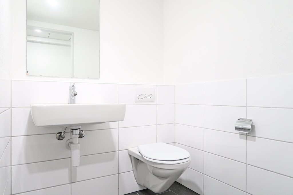 309m² office
