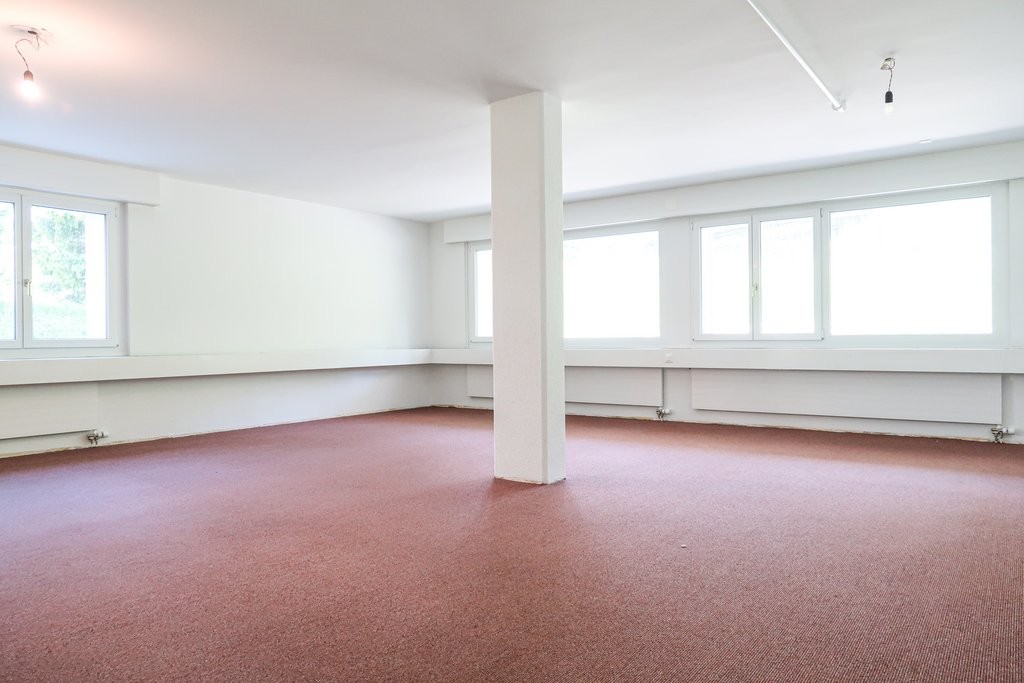 309m² office