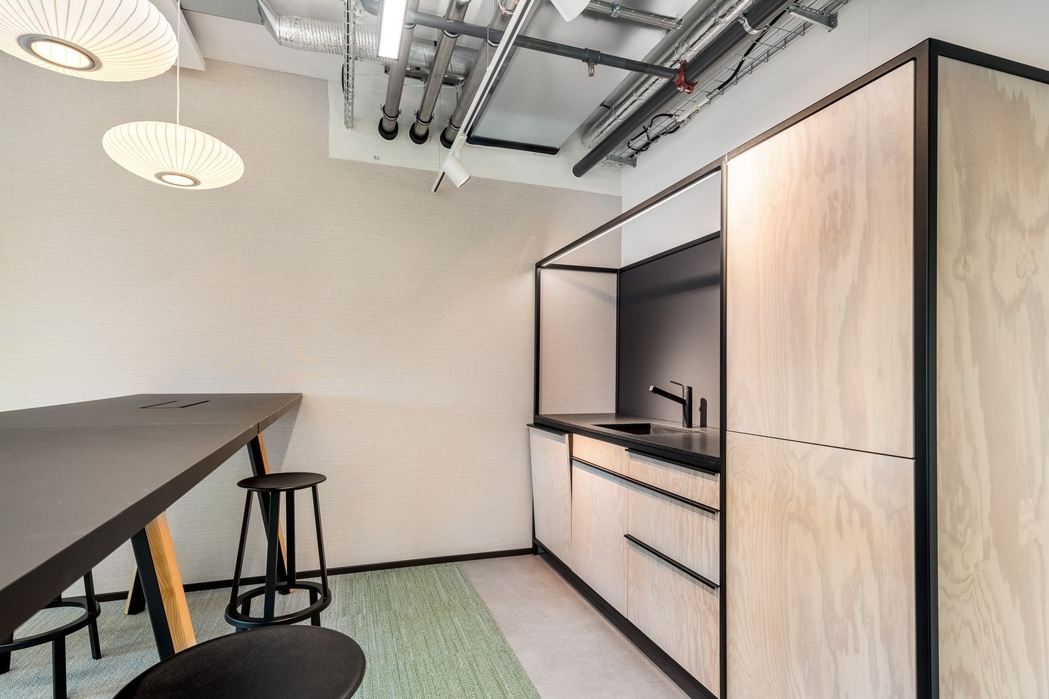 211m² bureau