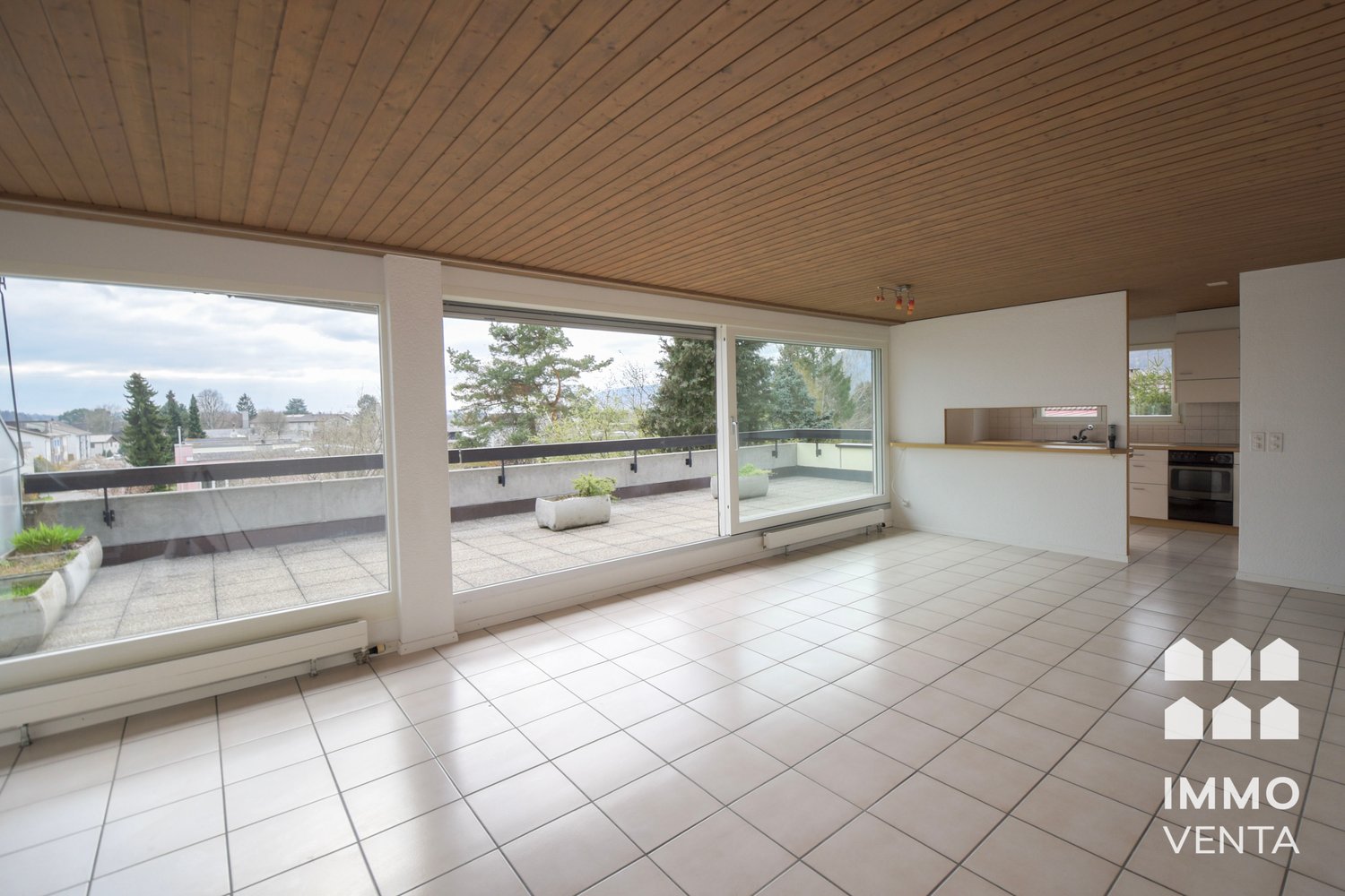 3 rooms attic flat