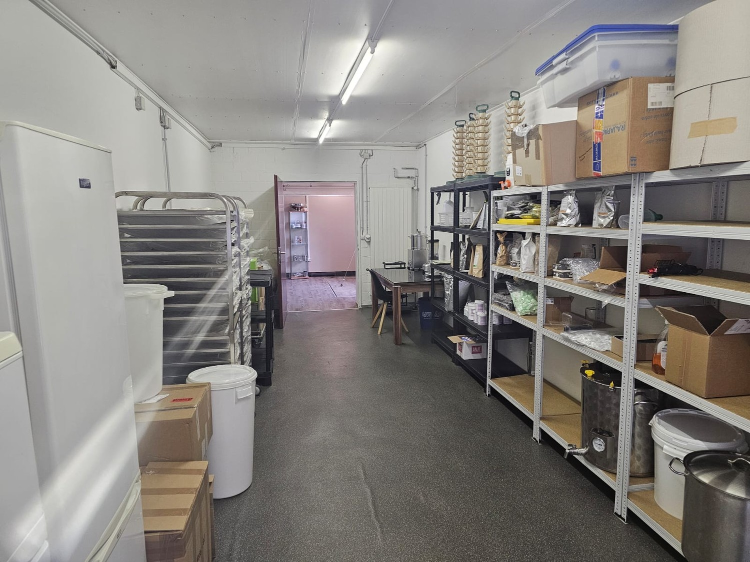 120m² commercial