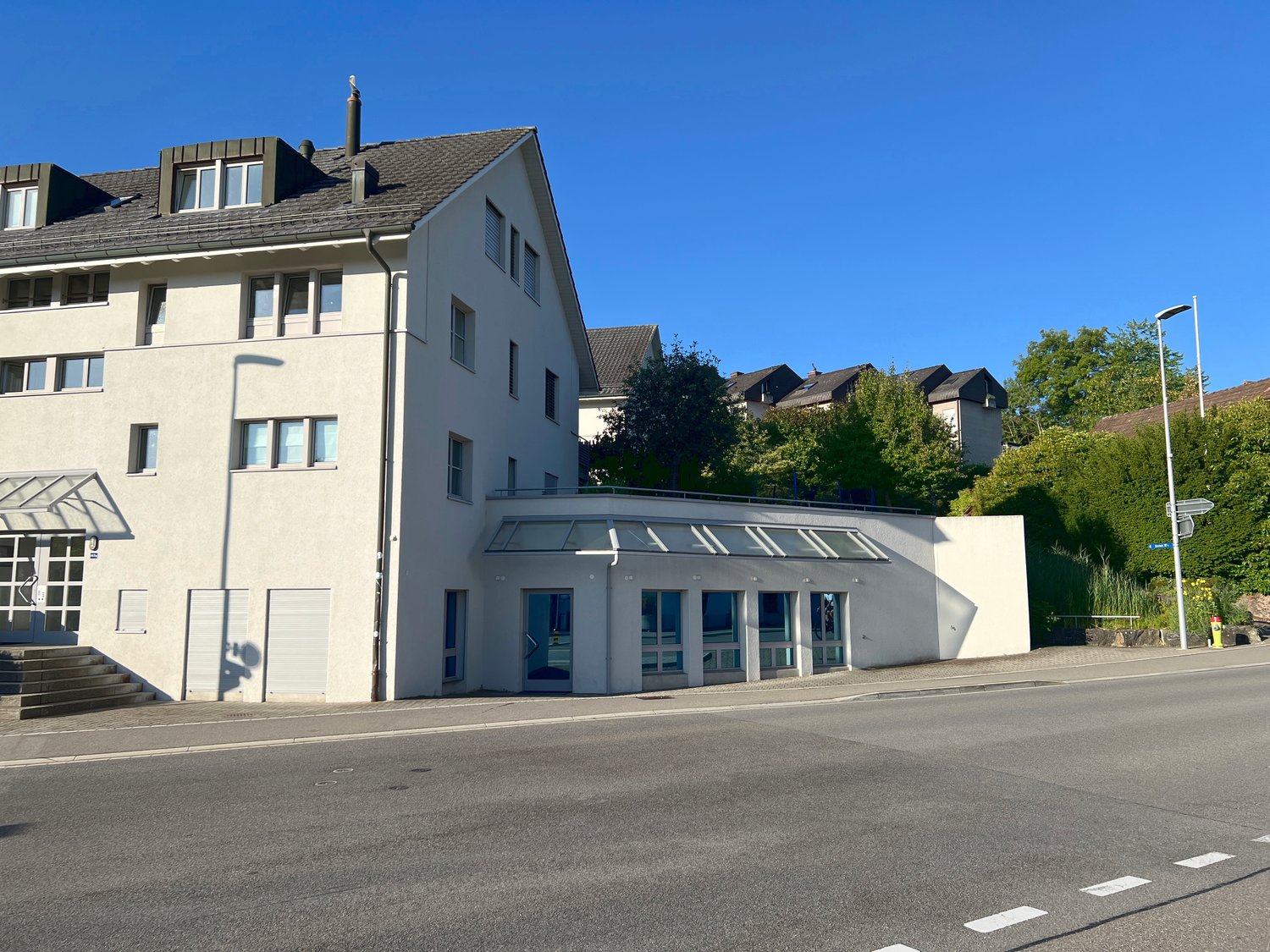 70m² commercial