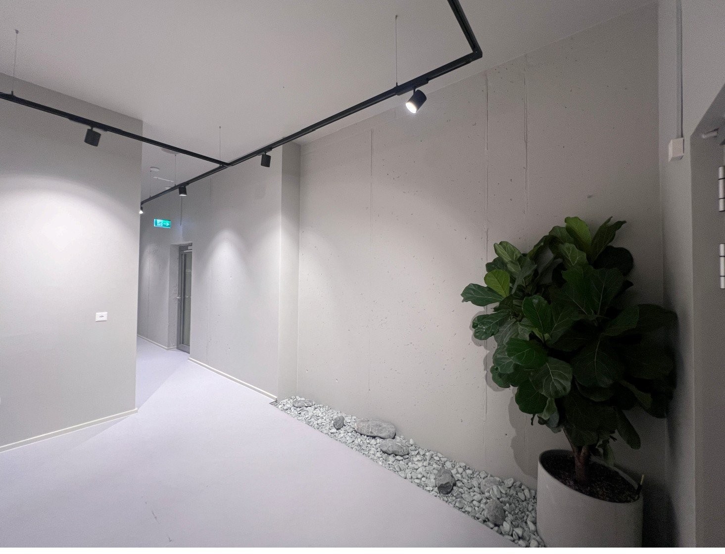 320m² office