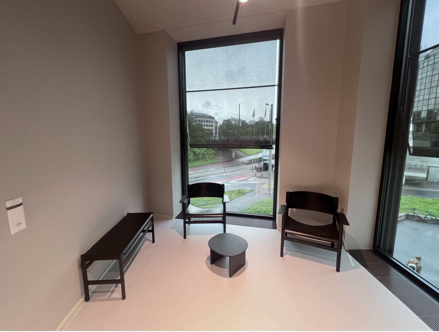 320m² office