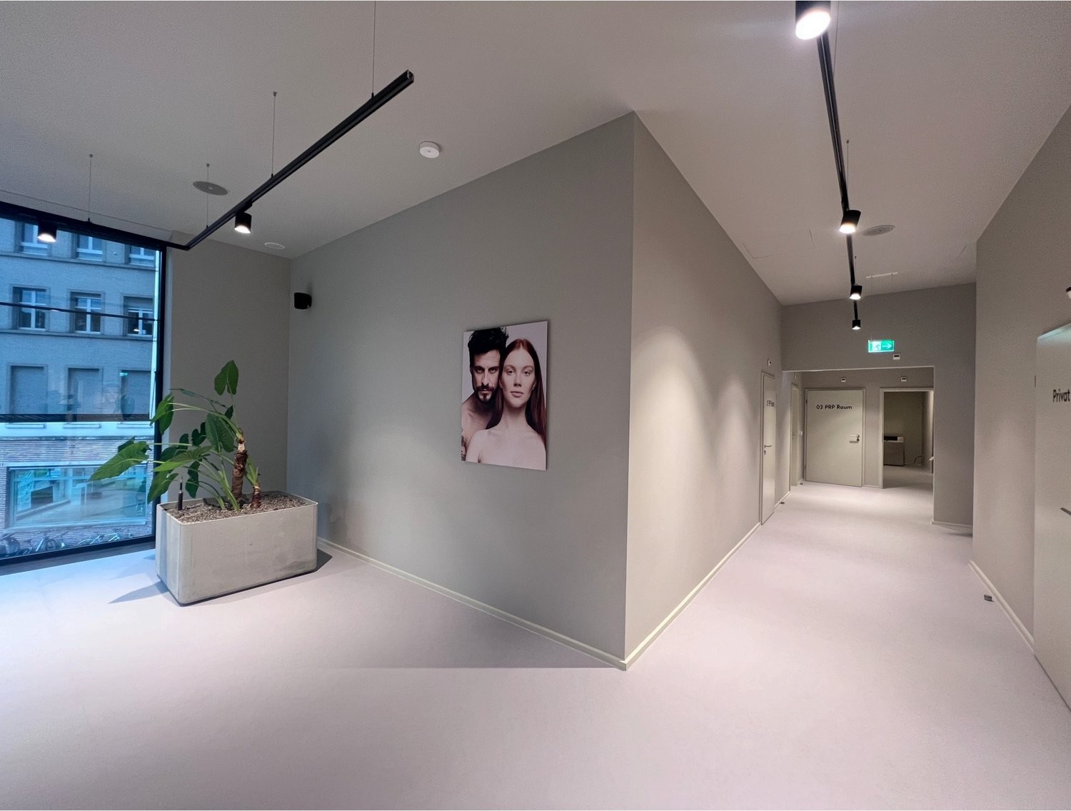 320m² office