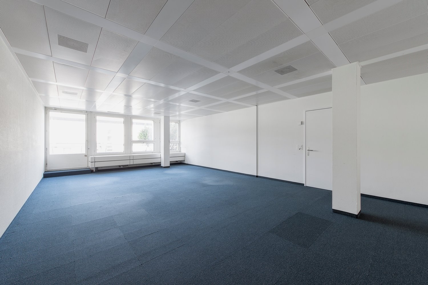 350m² office