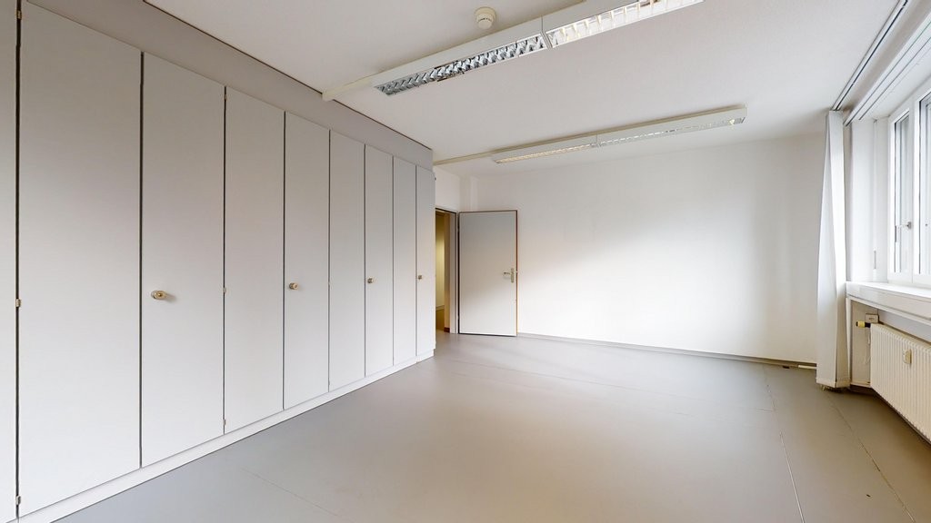 147m² office