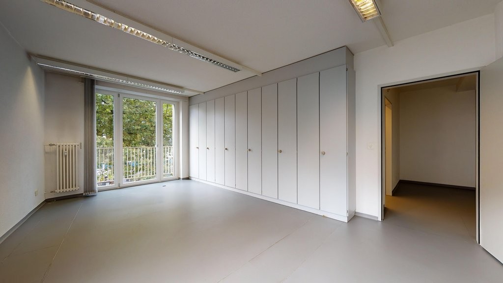 147m² office