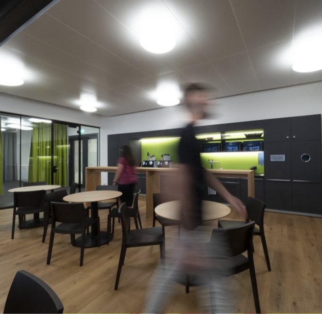 1000m² office