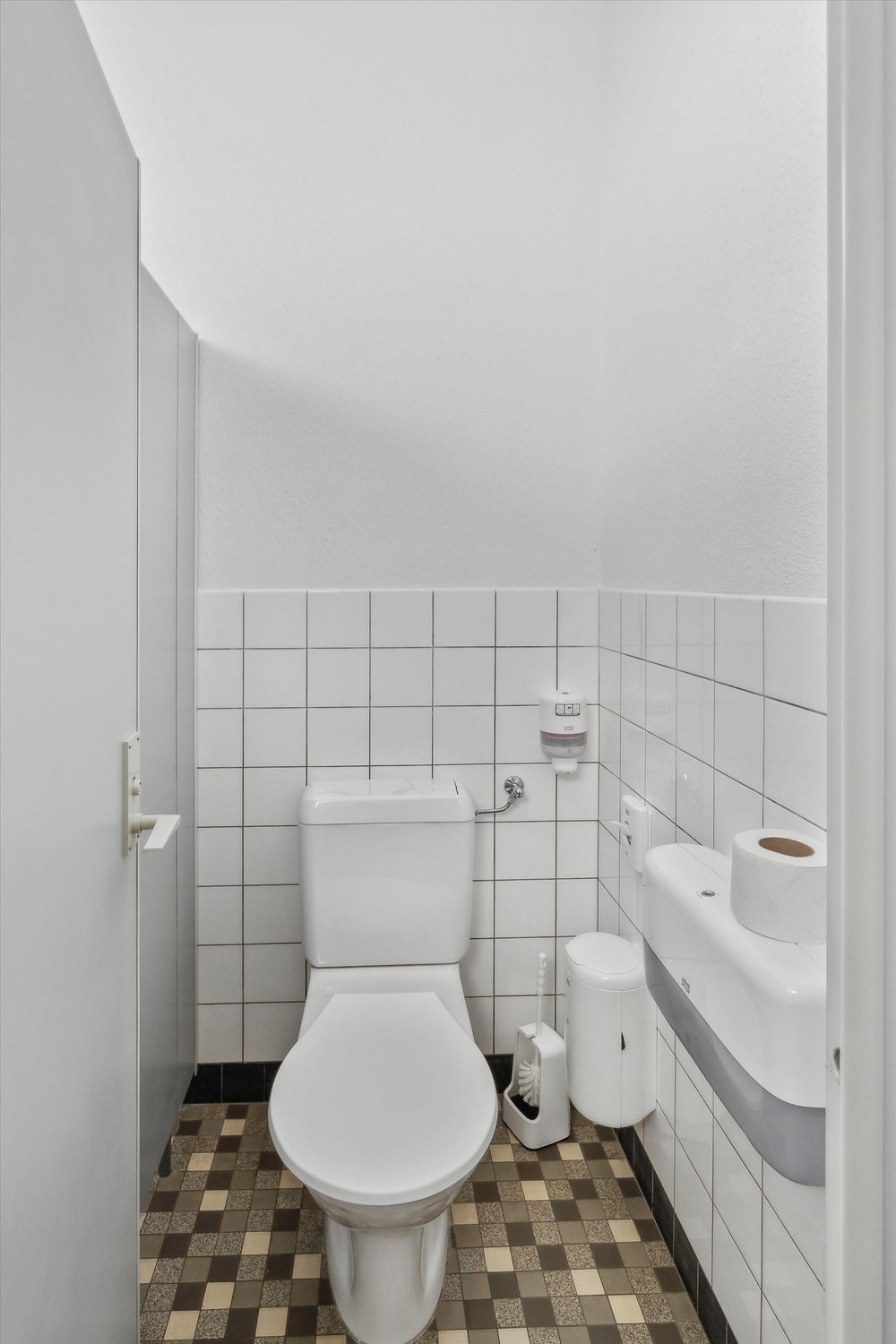 619m² commercial