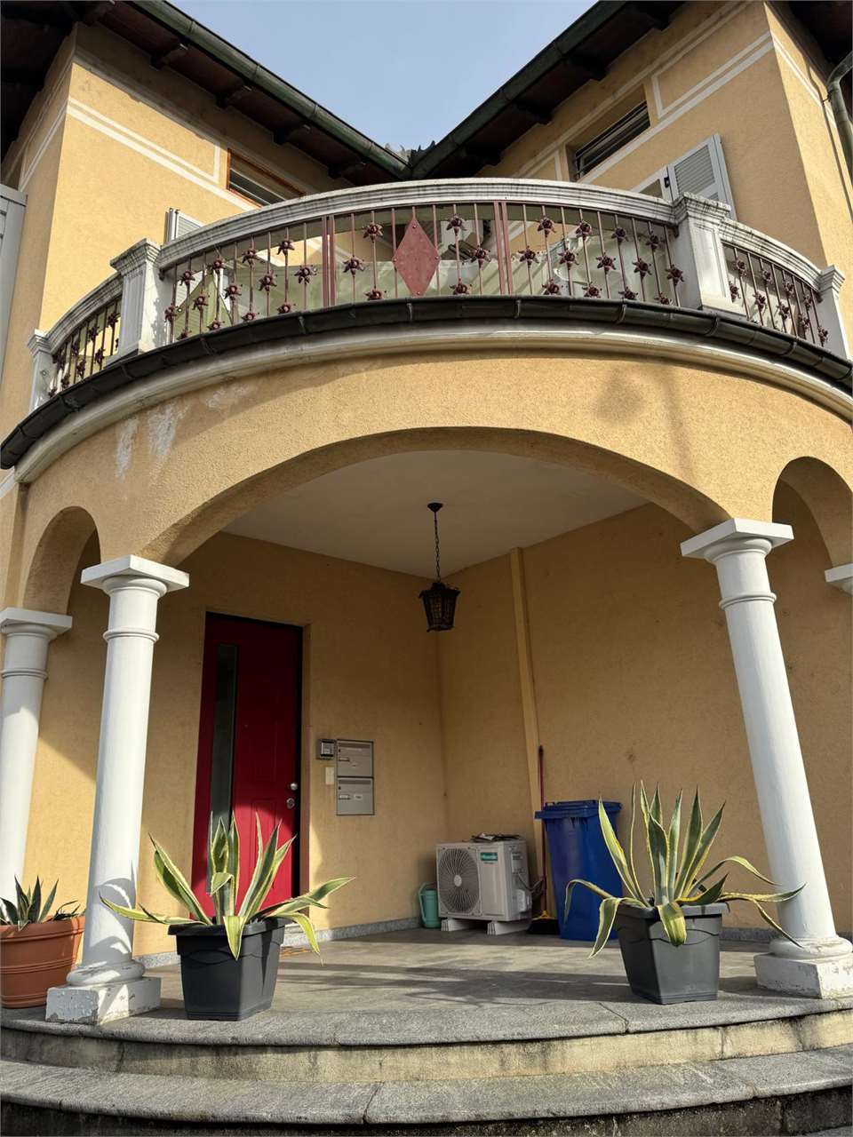10 rooms villa