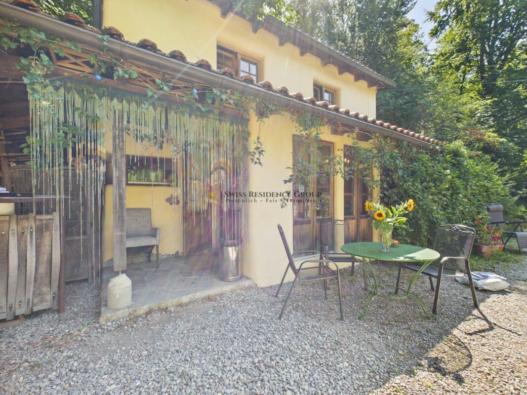 2 rooms single house