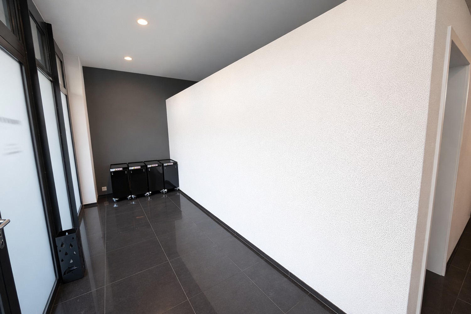 100m² commercial