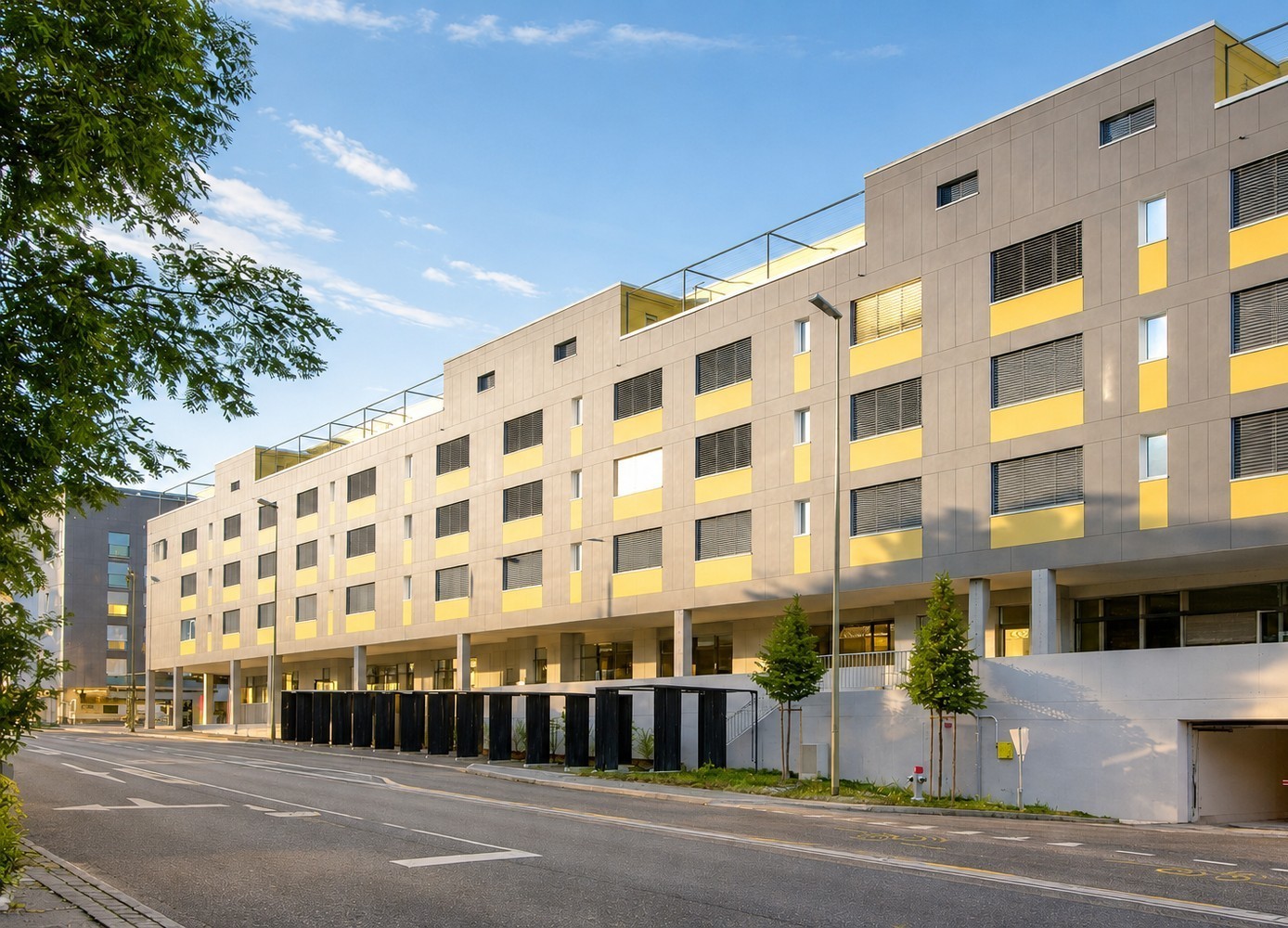 100m² commercial