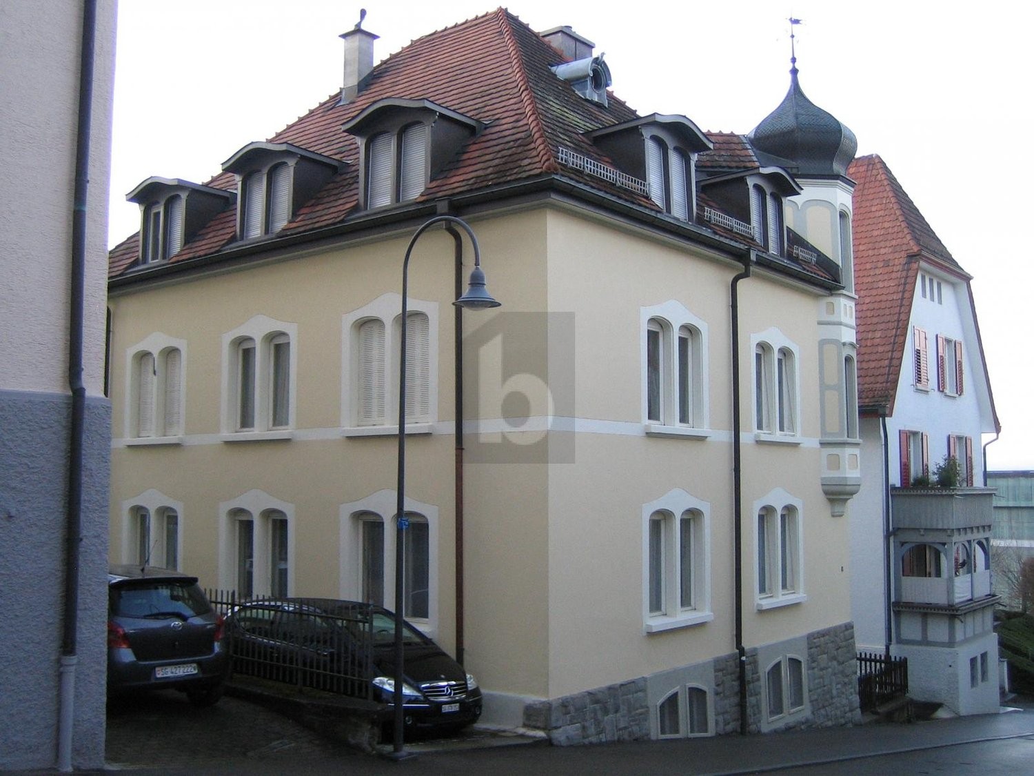 12 rooms multi family house