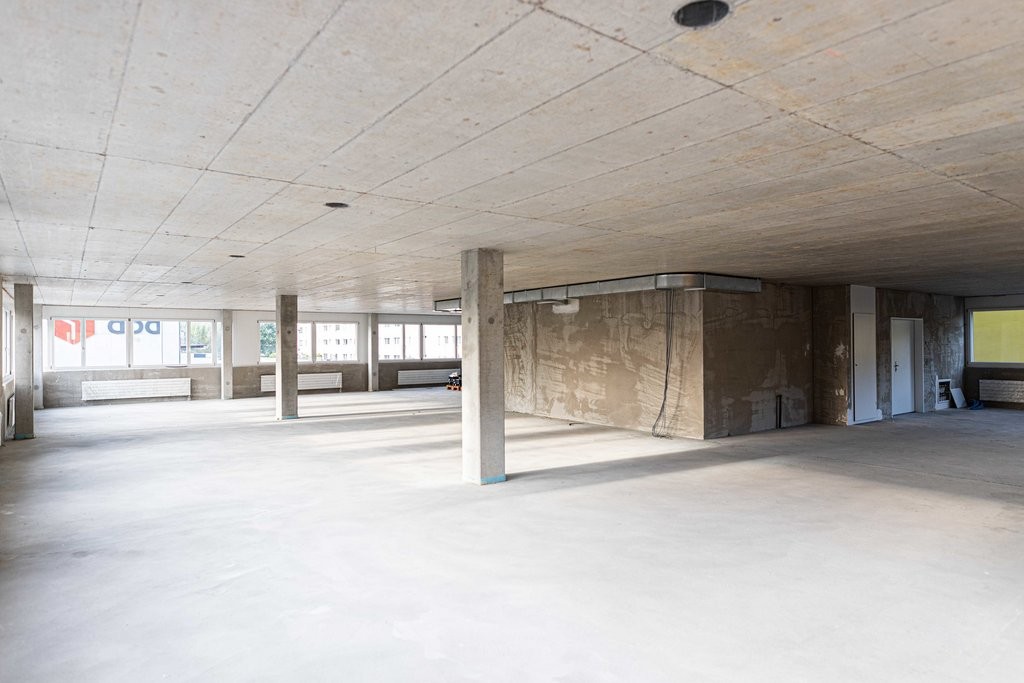 290m² office