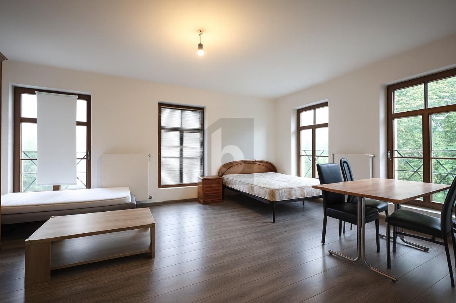 1231m² edificio residenziale / commerciale