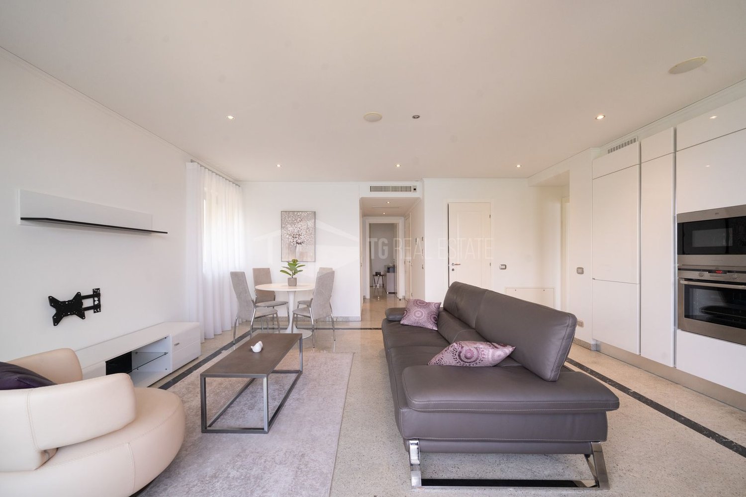 3 ½ Zimmer möblierte Wohnung