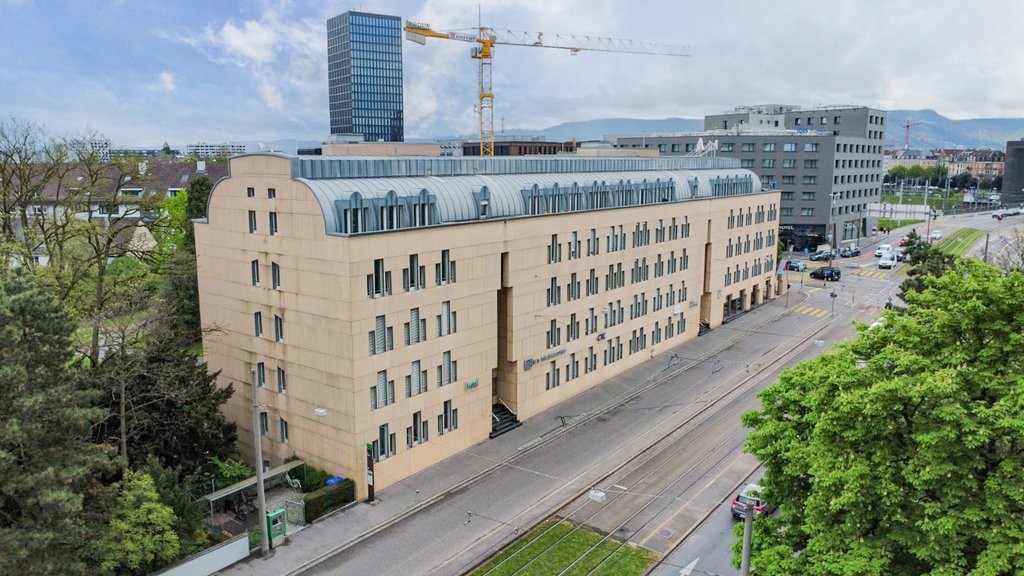 85m² office