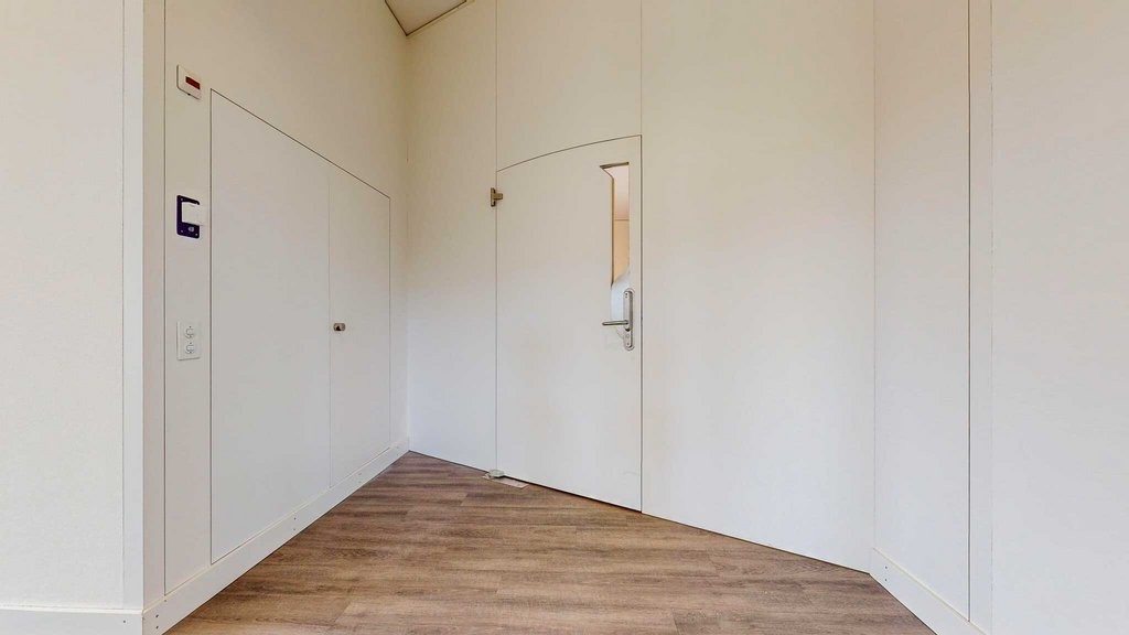 85m² office