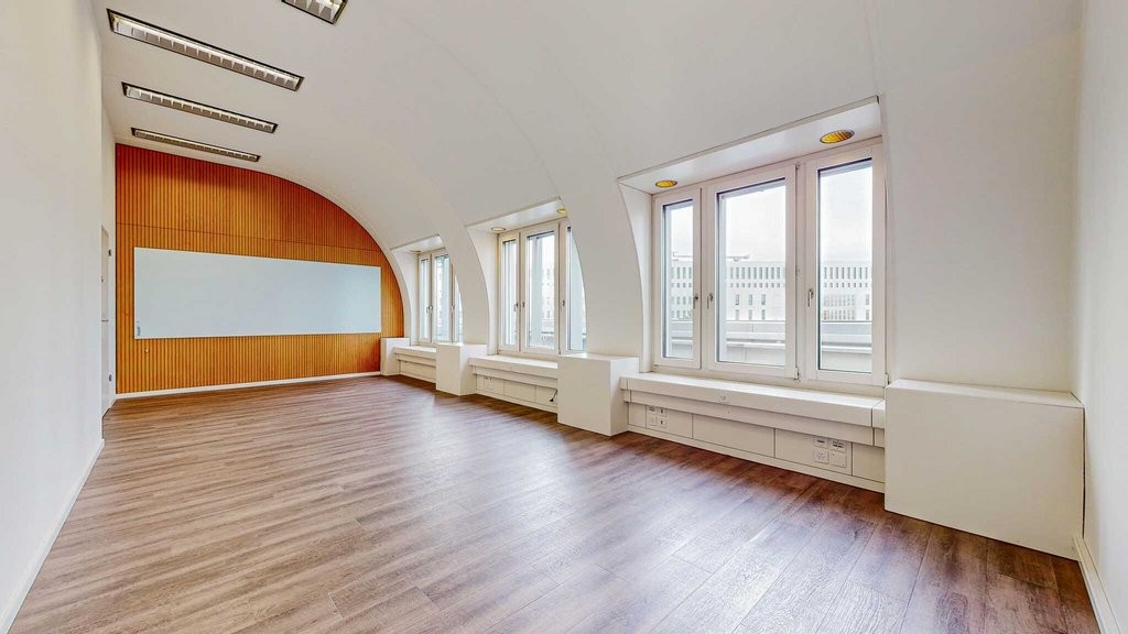 85m² office