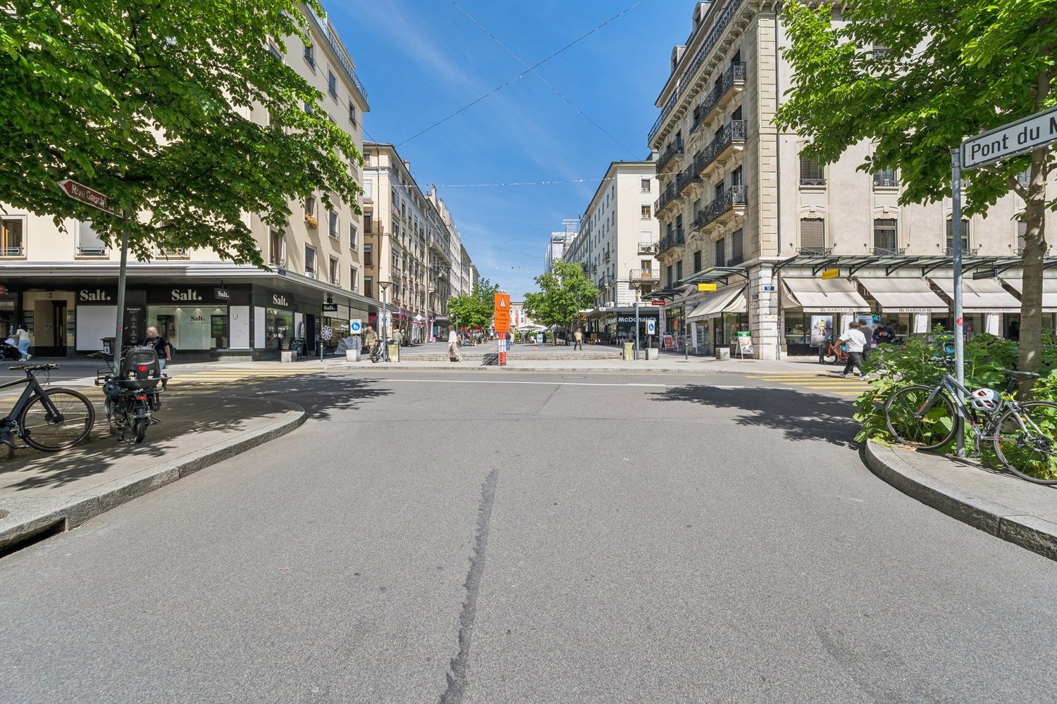 300m² office