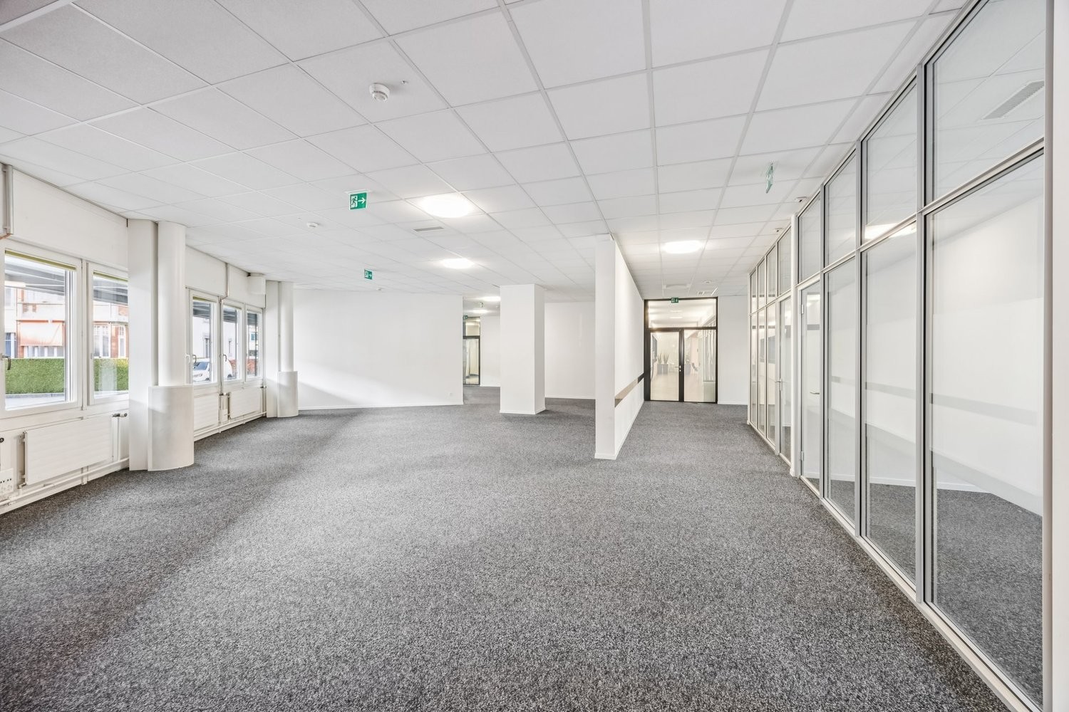 5000m² office