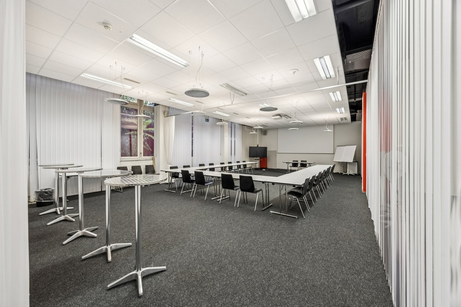 5000m² office