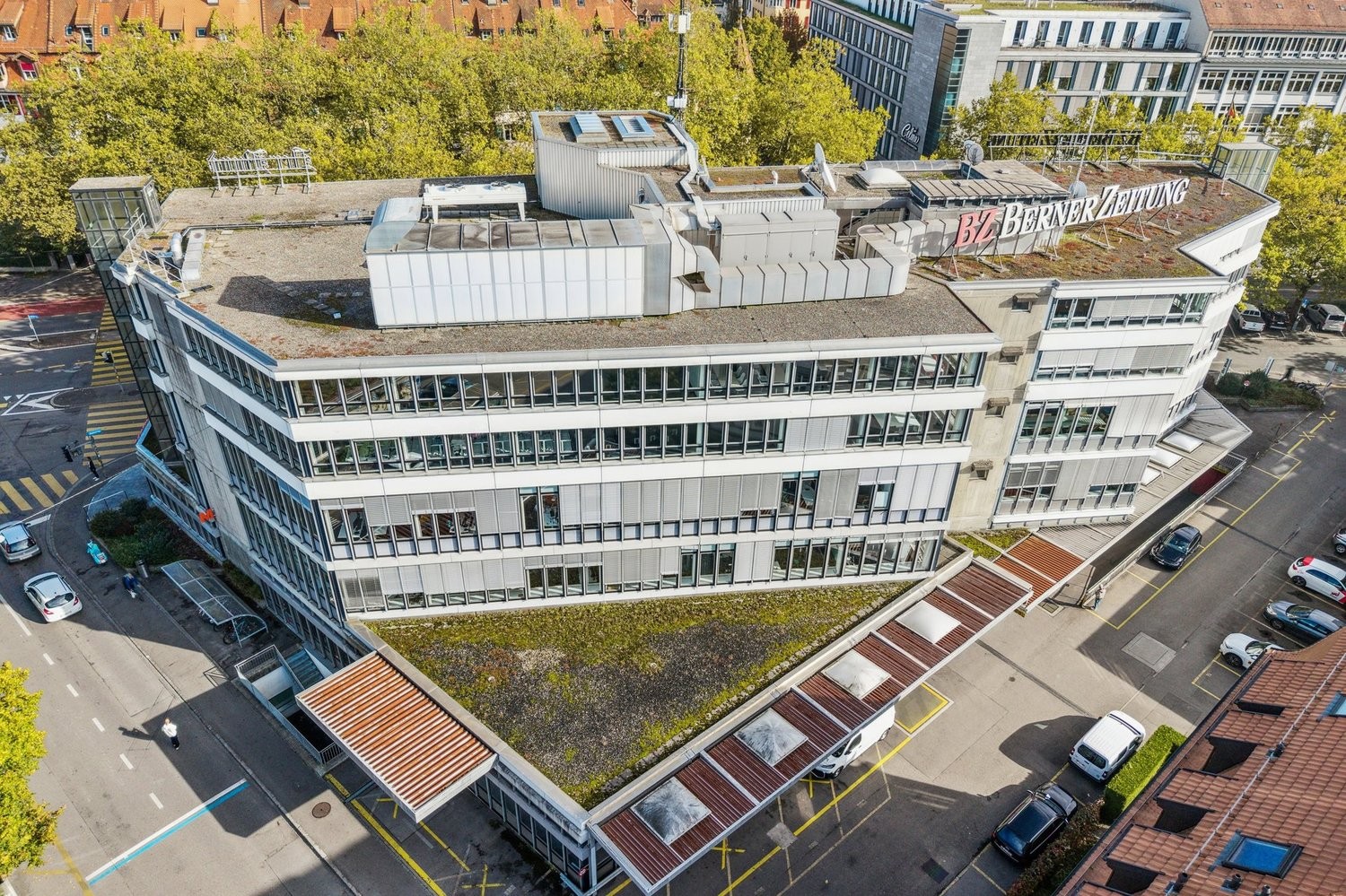 5000m² office