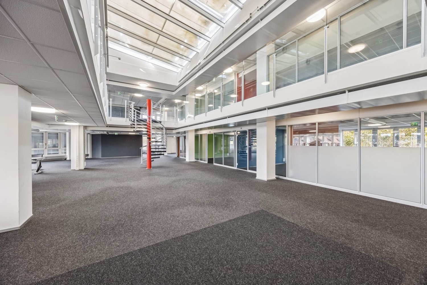 5000m² office