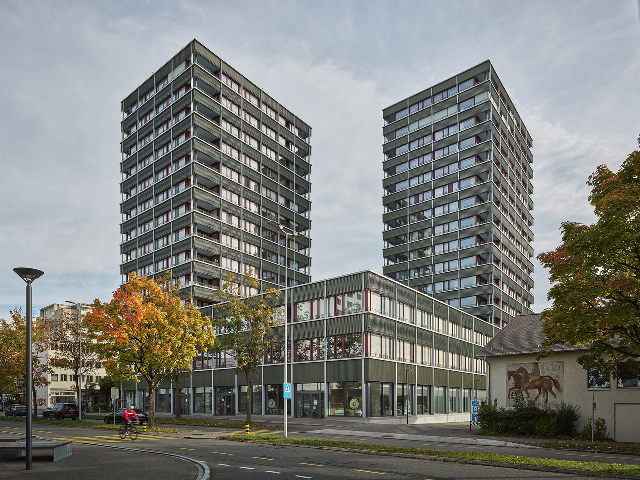 210m² office