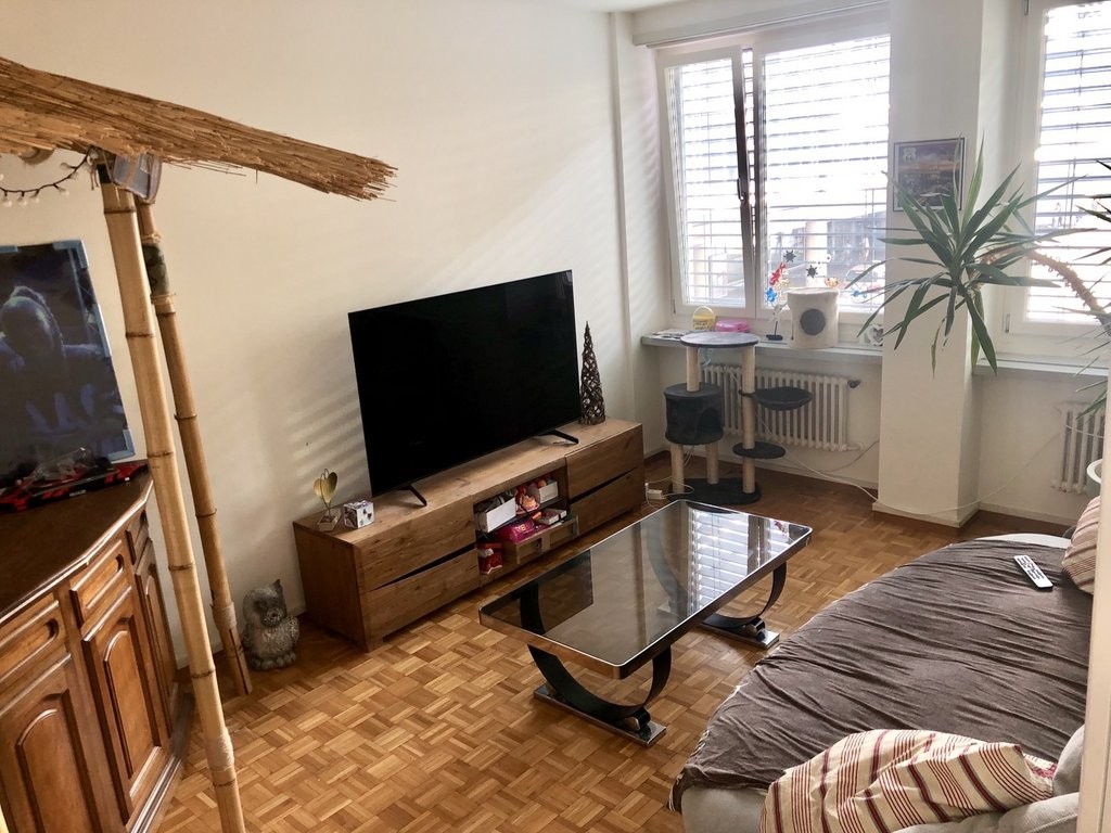 5 rooms apartment