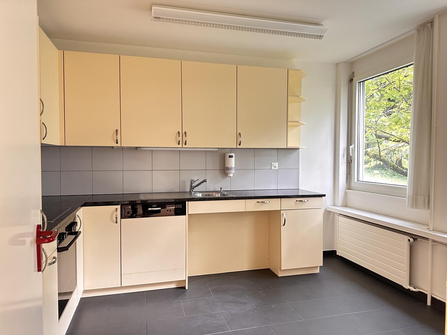 22m² office