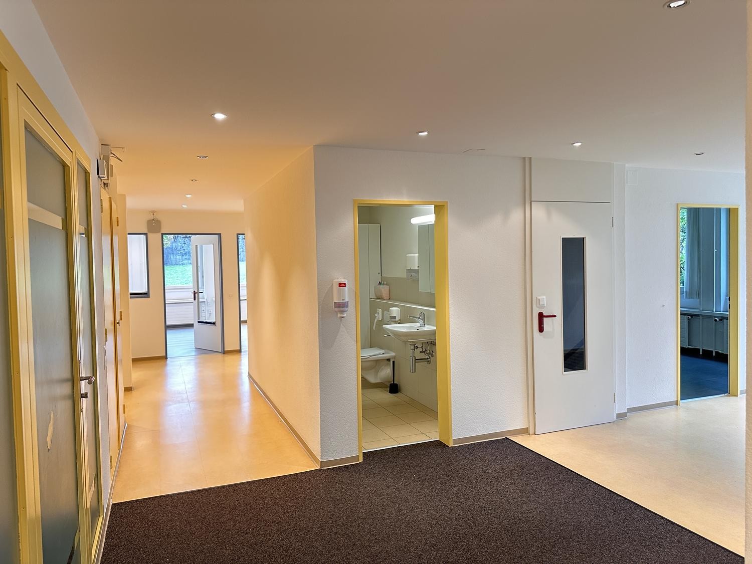 22m² office