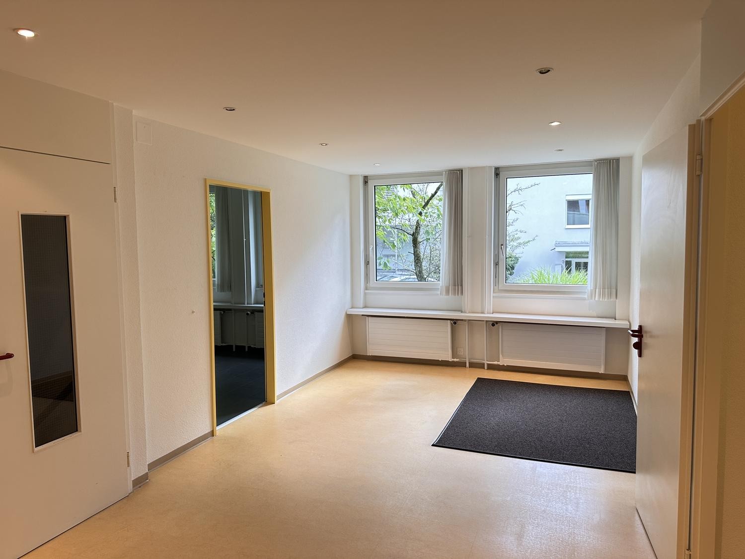 22m² office