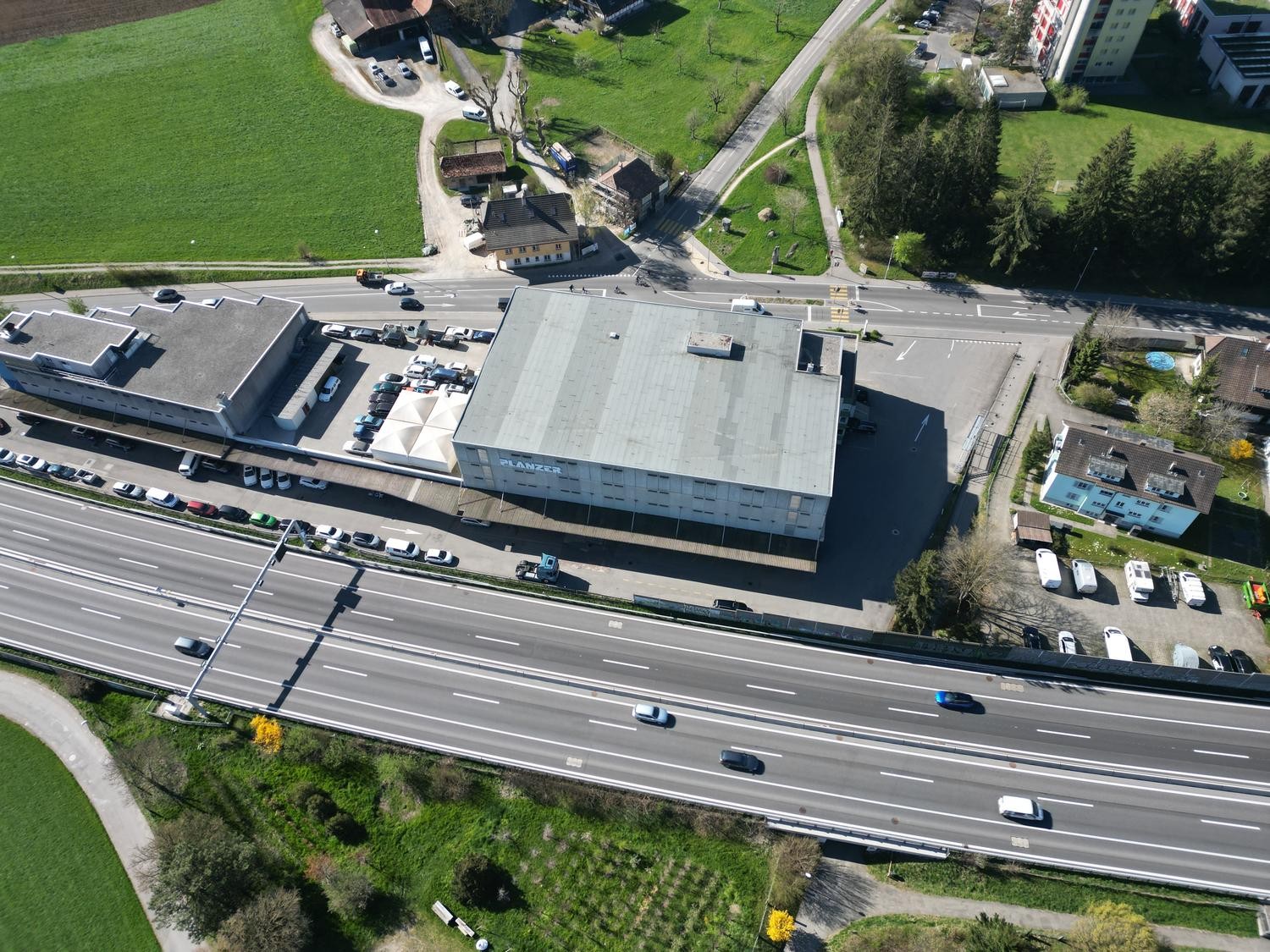 8595m² commercial