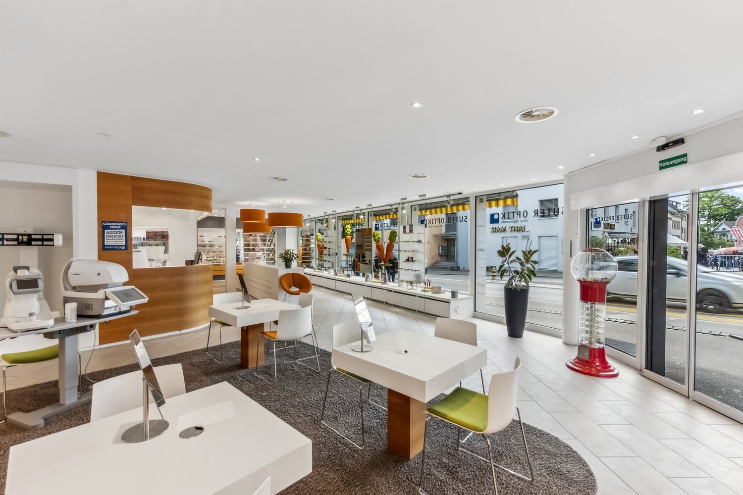152m² commercial
