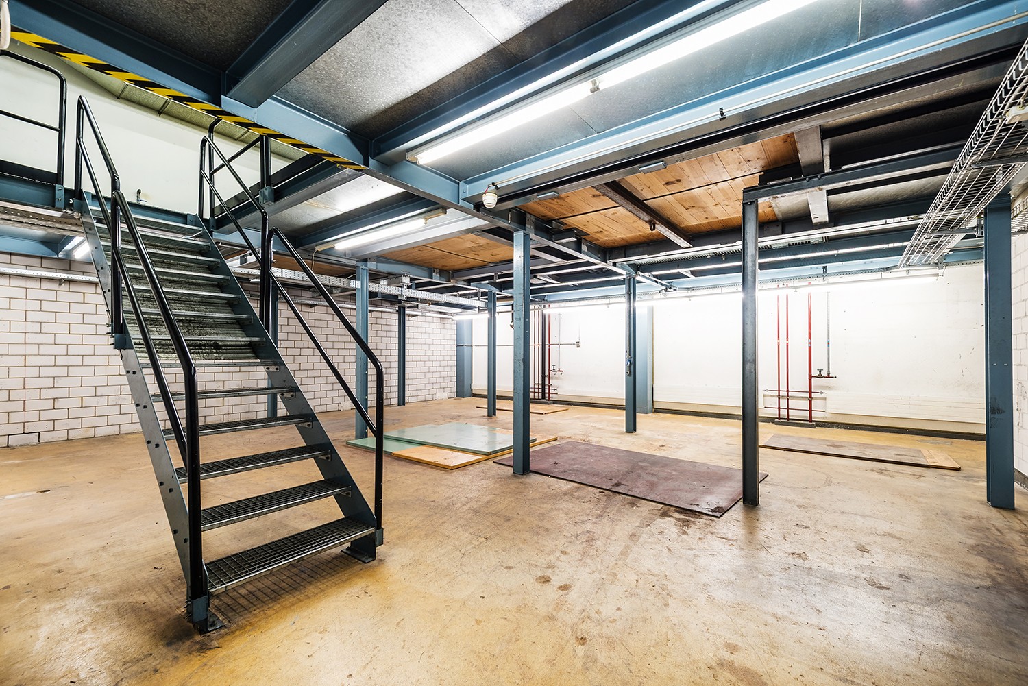 1020m² laboratorio
