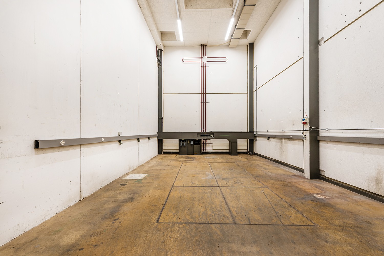 1020m² laboratorio