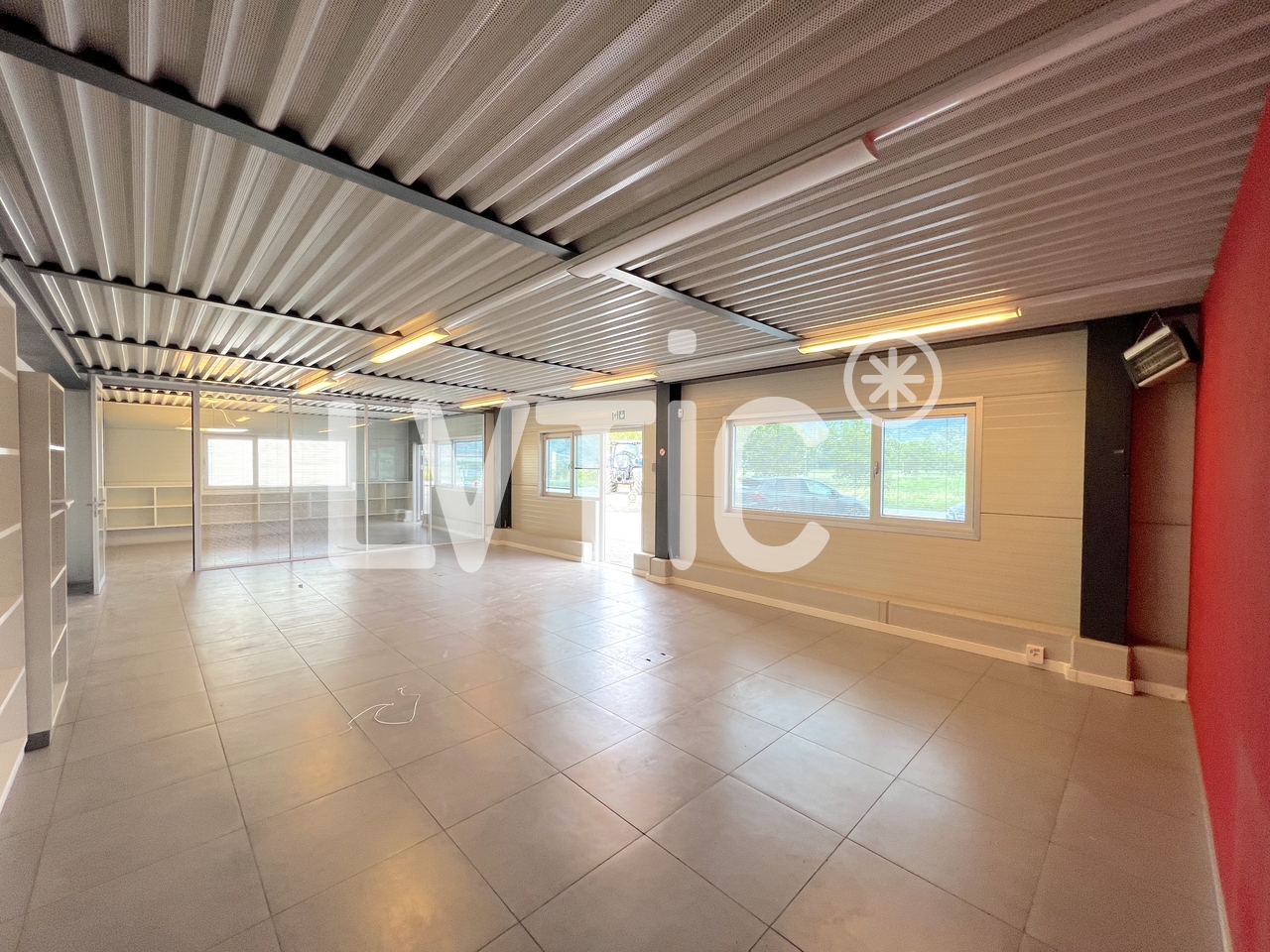 1080m² industrial object