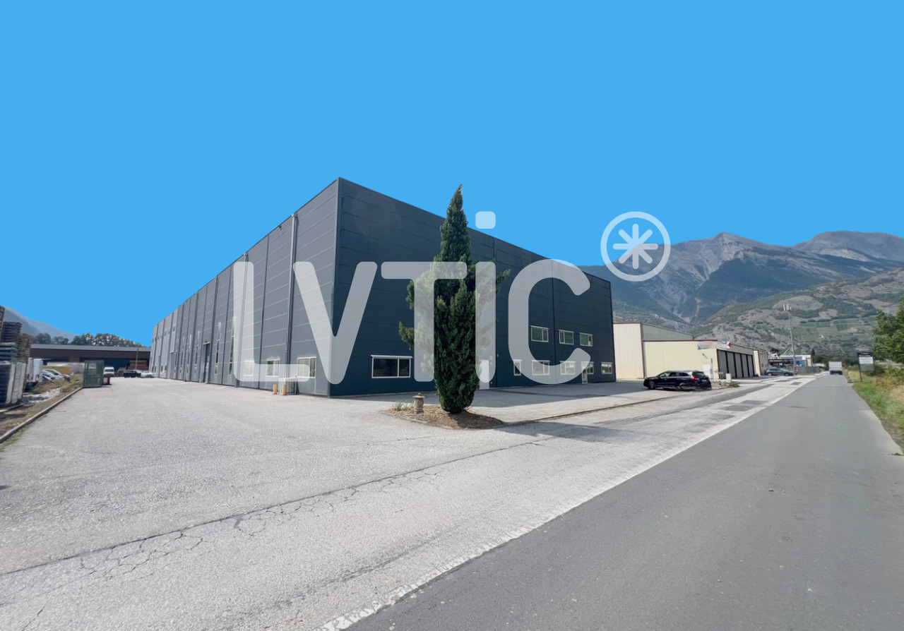 1080m² industrial object