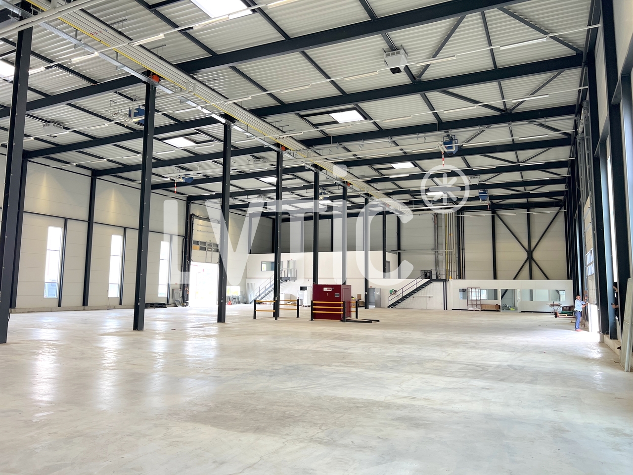 1080m² industrial object