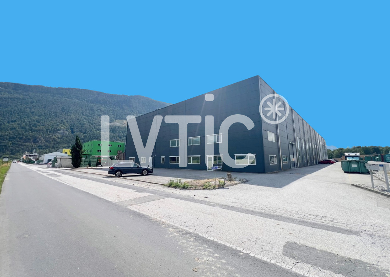1080m² industrial object