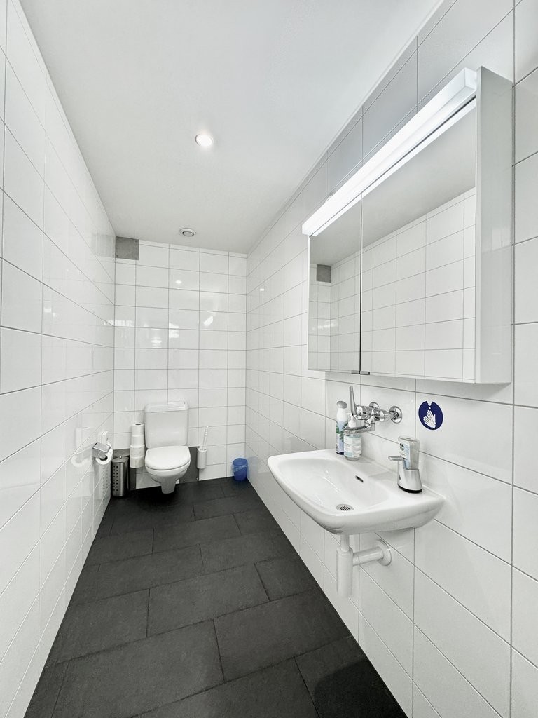 288m² office