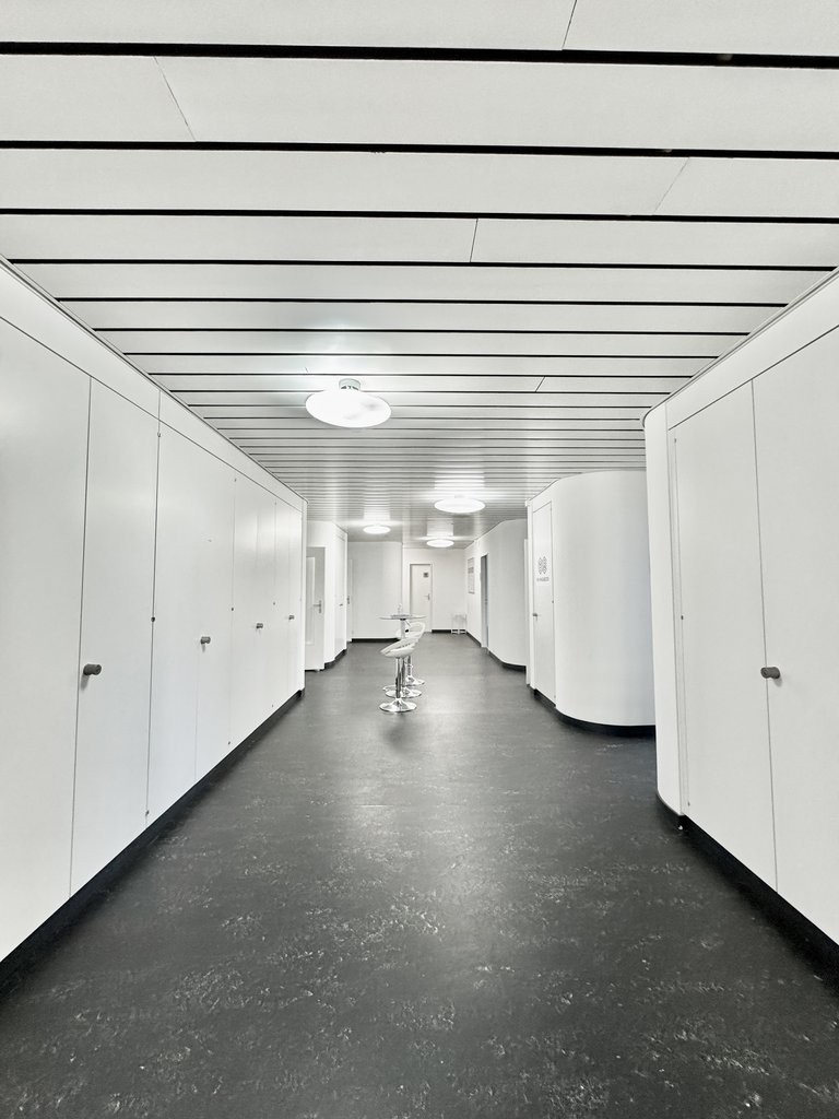288m² office