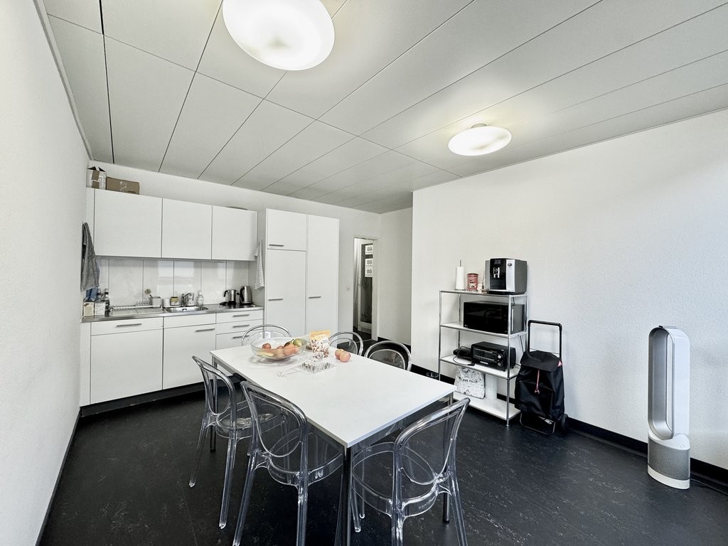 288m² office
