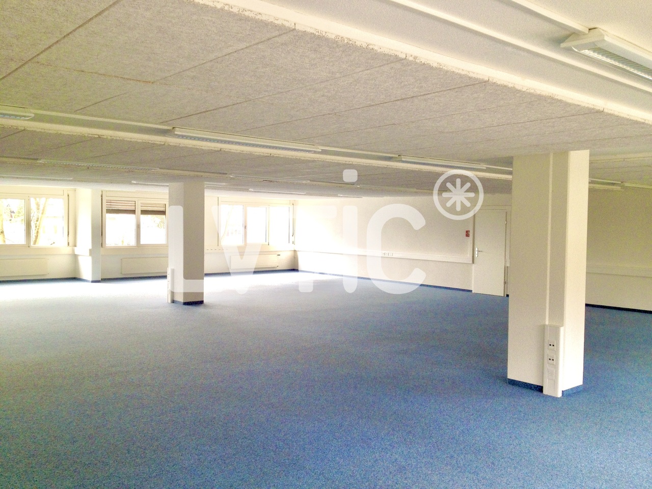 125m² office