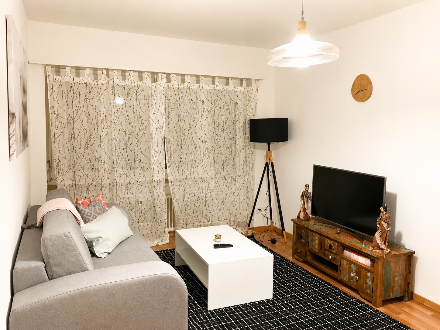 2 ½ Zimmer möblierte Wohnung