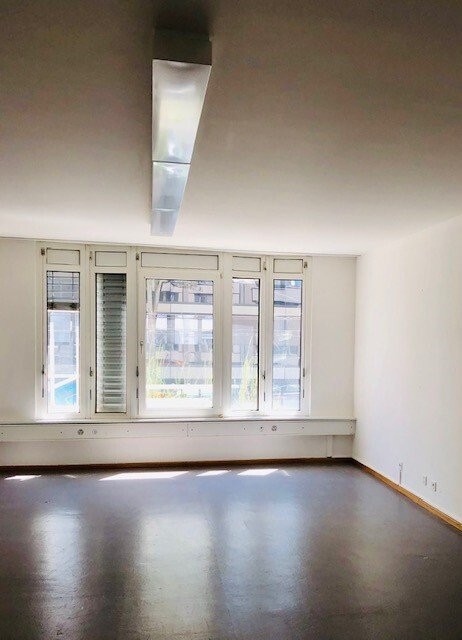 65m² office
