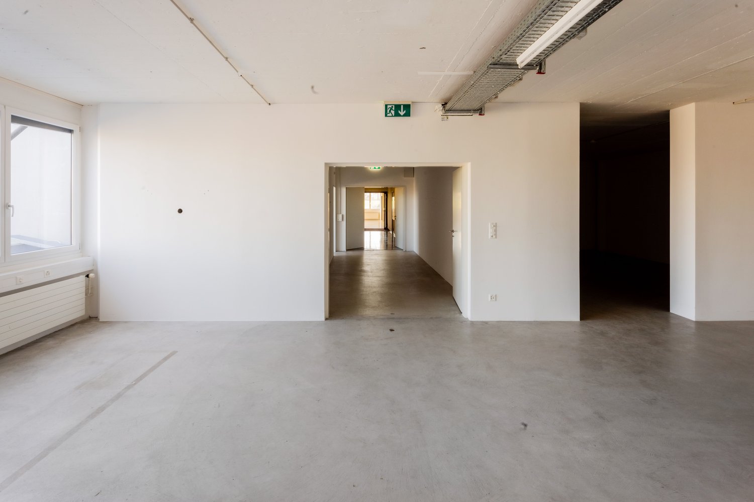 304m² commercial